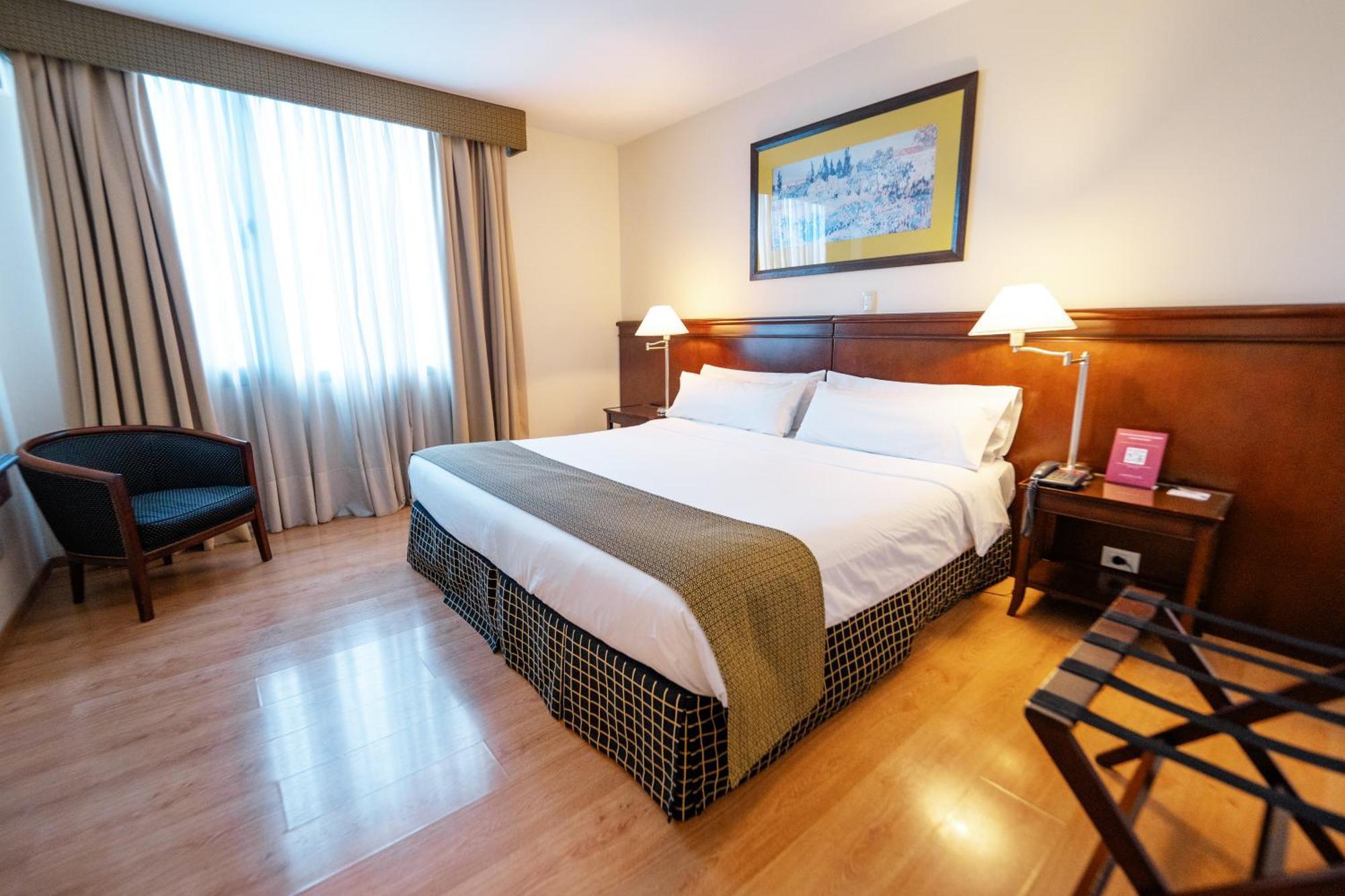 Amerian Executive Mendoza Hotel エクステリア 写真