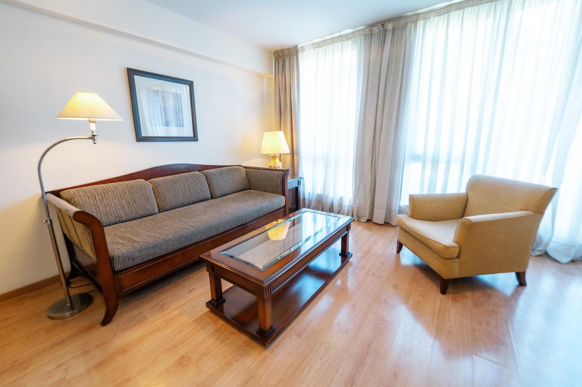Amerian Executive Mendoza Hotel エクステリア 写真